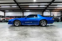 1986-Chevrolet-Camaro-Bright Blue Metallic-149653--34.jpg